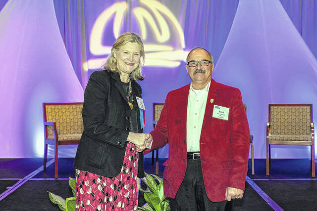 128330548_web1_Womack-Huey-Easley_lowres
Councilmember Kathy Pender, Municipal Association President, and Easley Mayor Butch Womack.
Courtesy photo