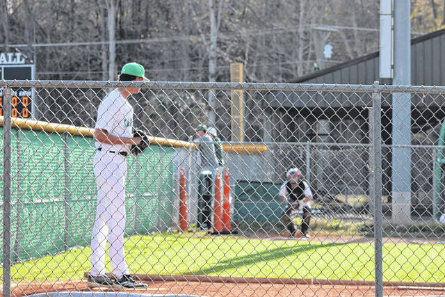131397845_web1_Walker-Cox-warmingup
Easleys Walker Cox warms up in the bullpen with catcher Aaron Tolbert before a game last week against Greenville. Cox went on to lead the Green Wave to a 9-1 victory.
Photo courtesy of Alicia Tolbert