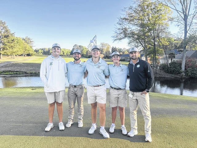 131448081_web1_ehs-senior-golfers
Pictured are Easley High School senior golfers Jace Danbom, Cooper Wilson, Hudson Clary, Hayes Porter and Coach Sean Thomas Faulkner.
Jeff Holt | The Easley Progress
