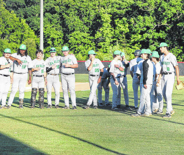 131531166_web1_EHS-baseball-team-pix-2025-May-it
Pictured are members of the Easley High School baseball team this past season. Senior Trey Sutton (second from left) stepped up this season for the Green Wave as a starting pitcher.
Photo by Alicia Tolbert