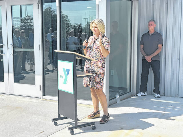 <p>Kim Valentin, the Executive Director of the Pickens County Meals on Wheels, speaks at the ribbon cutting for the Young at Heart Senior Dining and Activity Center.</p>