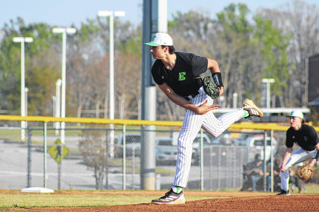 Easley senior Walker Cox delivers a pitch last week at against Mauldin. Several Major League Baseball scouts were at the game to see the 6-foot-7 righthanded pitcher.
Jeff Holt / The Easley Progress